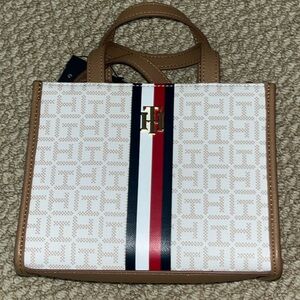 Tommy Hilfiger Purse